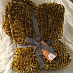 West Elm 50 by 60 in chunky blanket